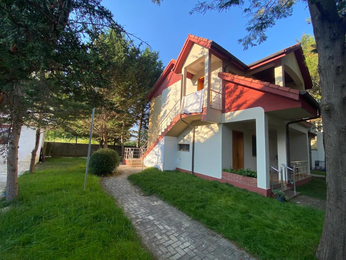 Hotel Garden Villa Ardo Голем Екстер'єр фото