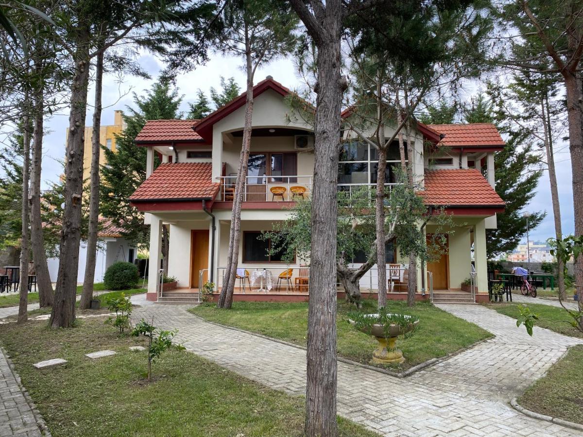 Hotel Garden Villa Ardo Голем Екстер'єр фото