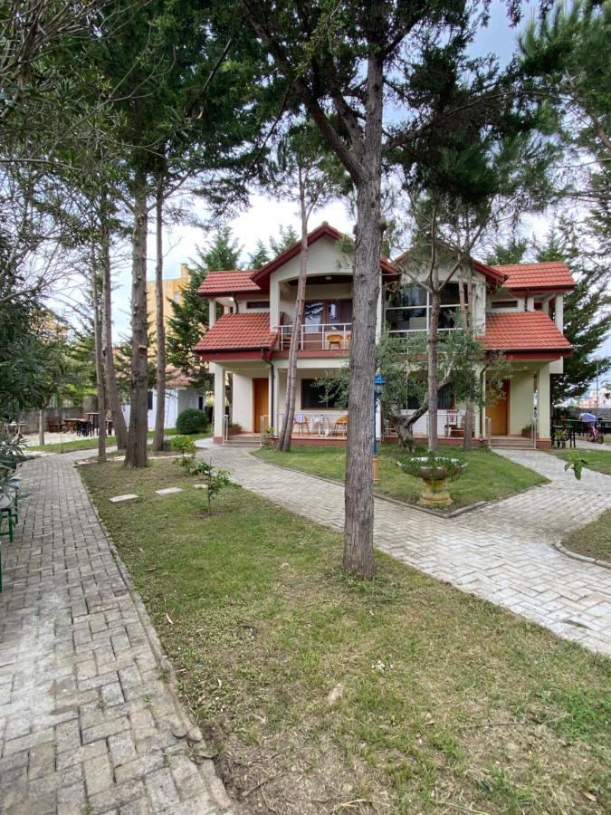 Hotel Garden Villa Ardo Голем Екстер'єр фото