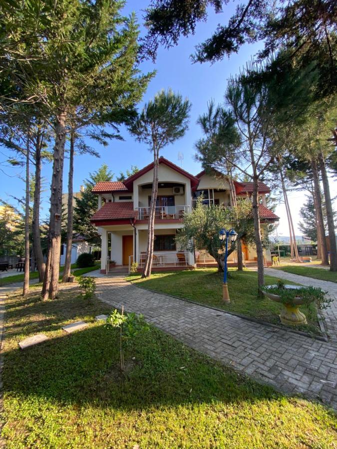 Hotel Garden Villa Ardo Голем Екстер'єр фото