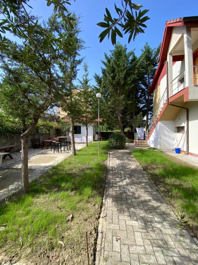 Hotel Garden Villa Ardo Голем Екстер'єр фото